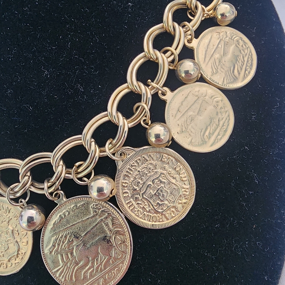 Vintage Gold Tone Coin Charm Bracelet Fashion Jewelry - Picture 8 of 8